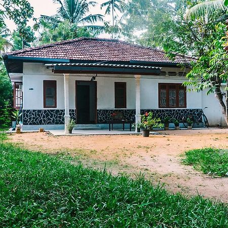 New Sam Tourist Inn Weligama Dış mekan fotoğraf